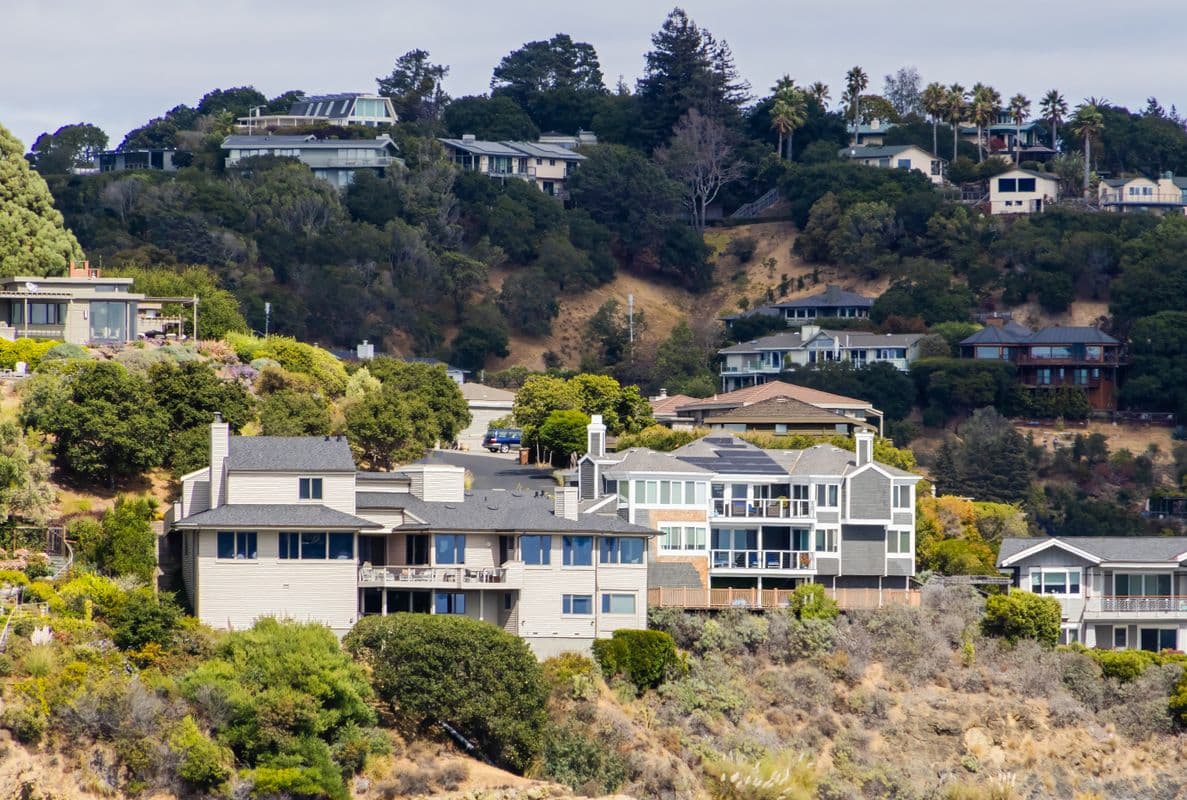 Houses on a hillside in Oregon